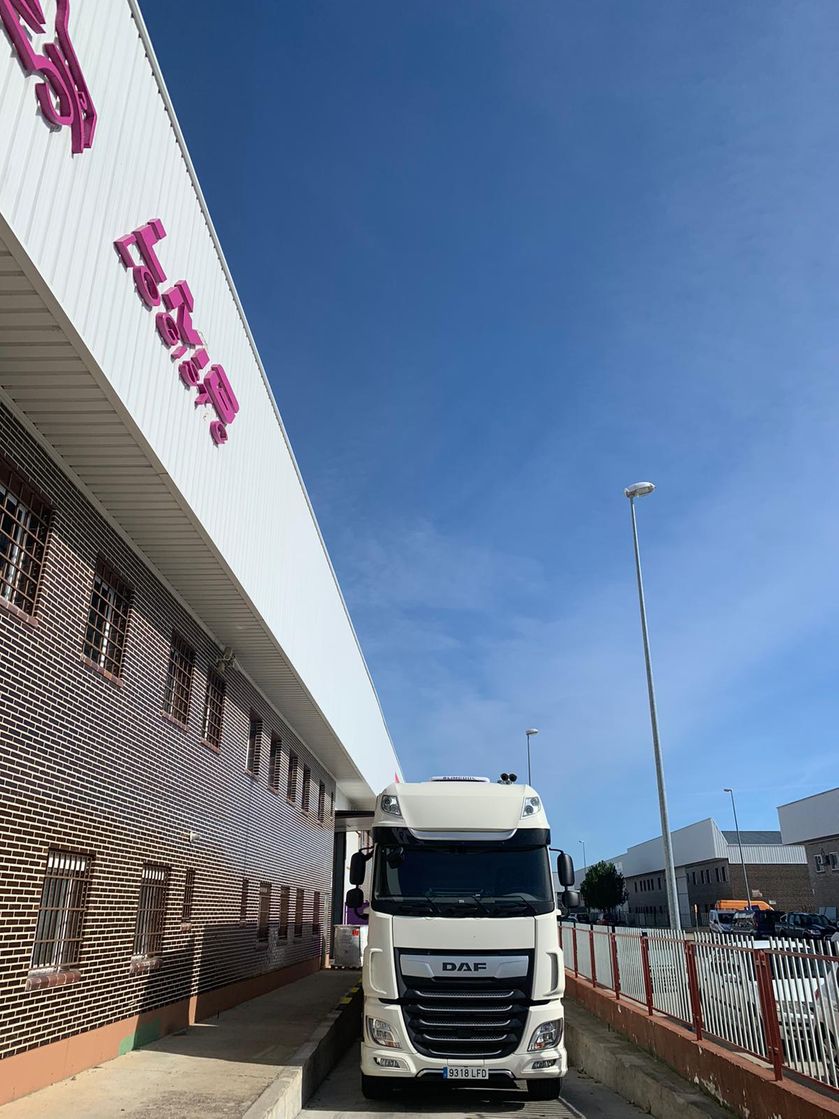 LMG Logistic, empresa de transporte de mercancías por carretera en Valladolid, amplía su flota con un camión para responder a las demandas de los clientes